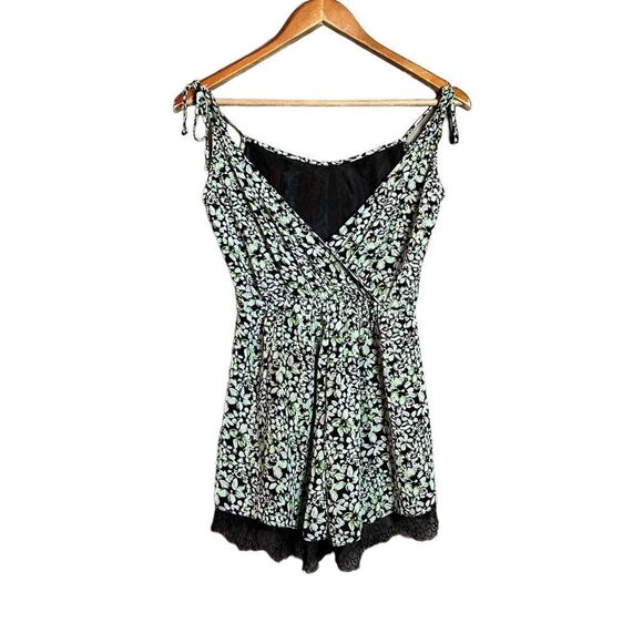 BCBGeneration printed romper in jelly bean multi - Picture 11 of 12